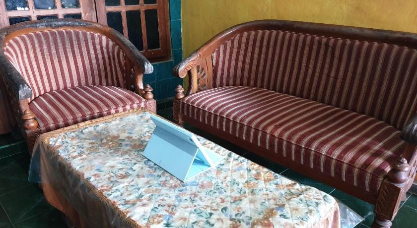 Hotel O Kos Haji Jakfar SyariahNearPancoran mas 25 Hotel in East Java