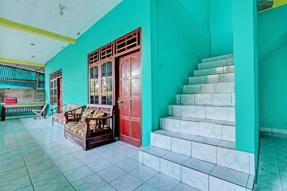 SPOT ON 92873 Losmen Parikesit Hotel in Special Region of Yogyakarta