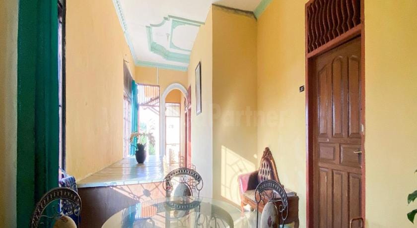 SPOT ON 92905 Sutomo Residence Syariah Near Taman Tugu Padang Area Hotel in Padang