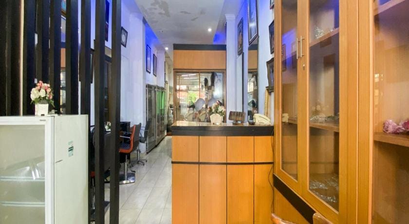 SPOT ON 92905 Sutomo Residence Syariah Near Taman Tugu Padang Area Hotel in Padang