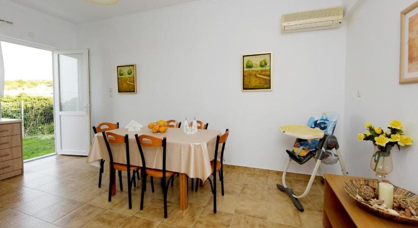 Emerald Private Villa in Kalavarda Rhodes Apartment in Rhodes, Greece