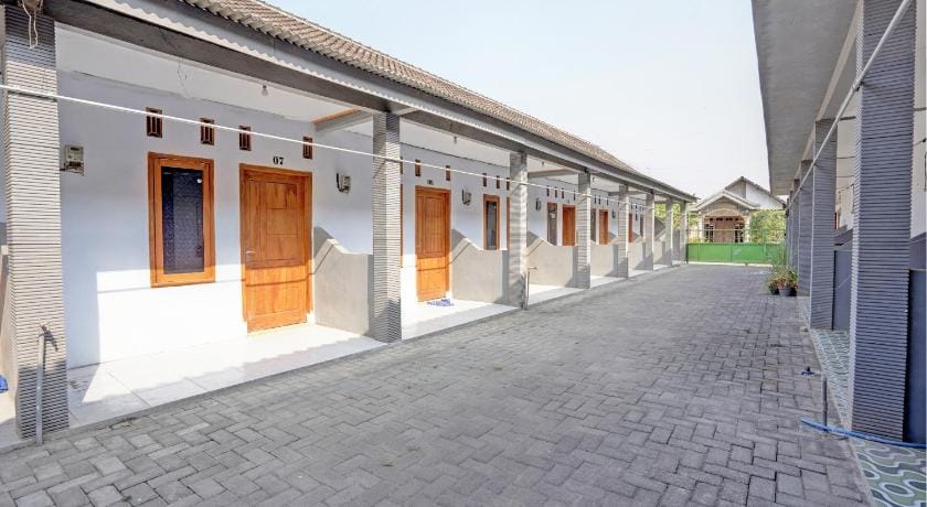 Hotel O Surya Indah Homestay Syariah Hotel in East Java
