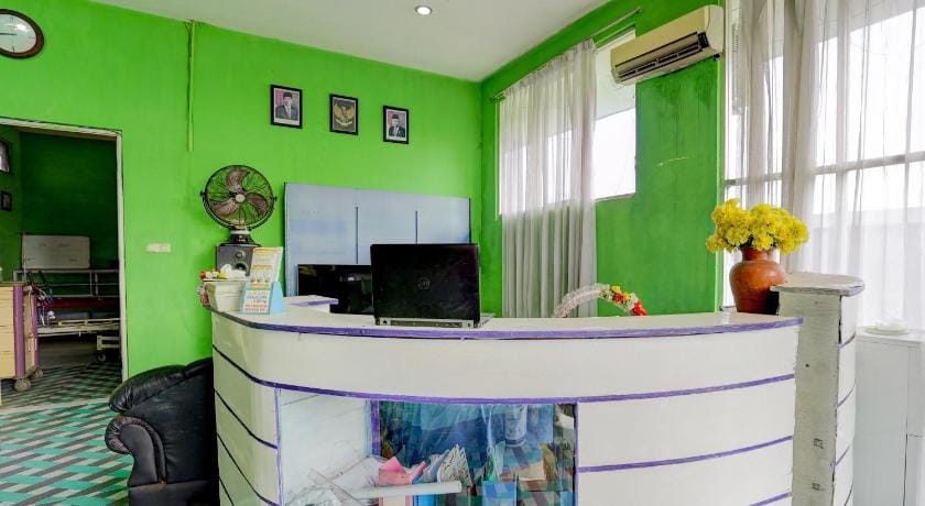 Hotel O Homestay Kedamean Hotel in East Java