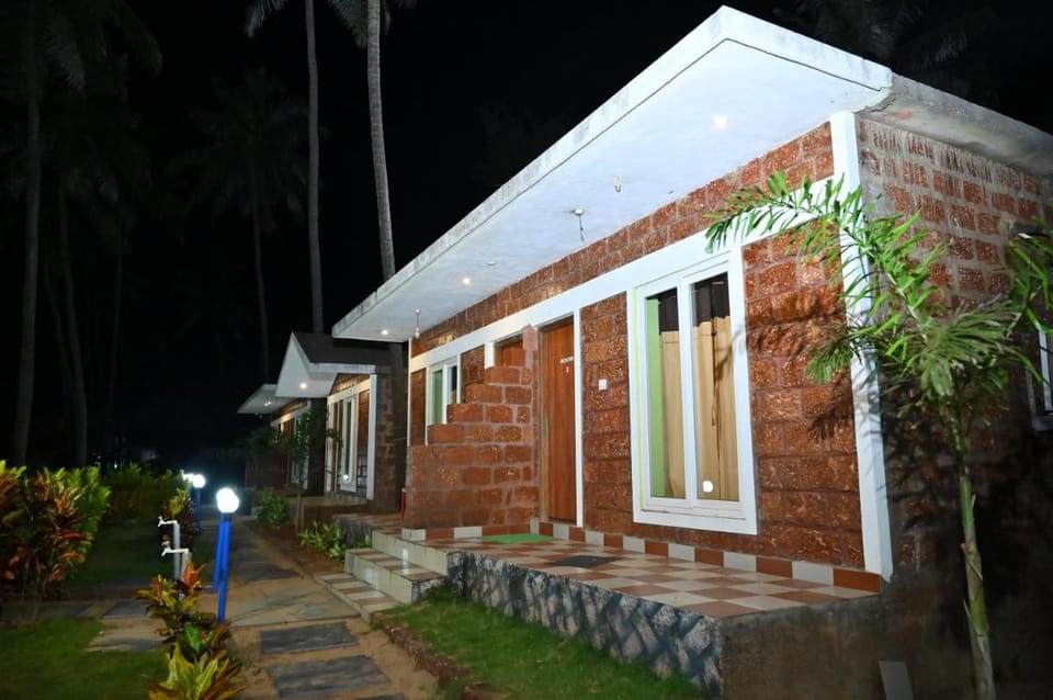 Ale beach resort near Gokarna Resort in Karnataka