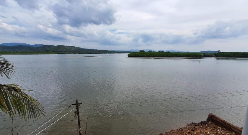 Jayaganga Riverfront Resort Hotel in Karnataka