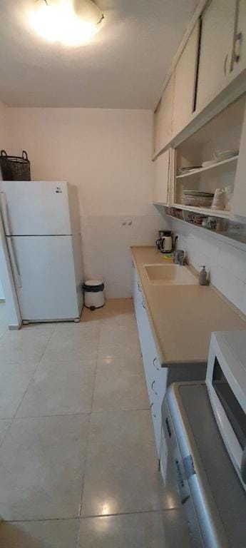 Spacious Jaffa Apt n/ Flea Market Apartment in Tel Aviv-Yafo