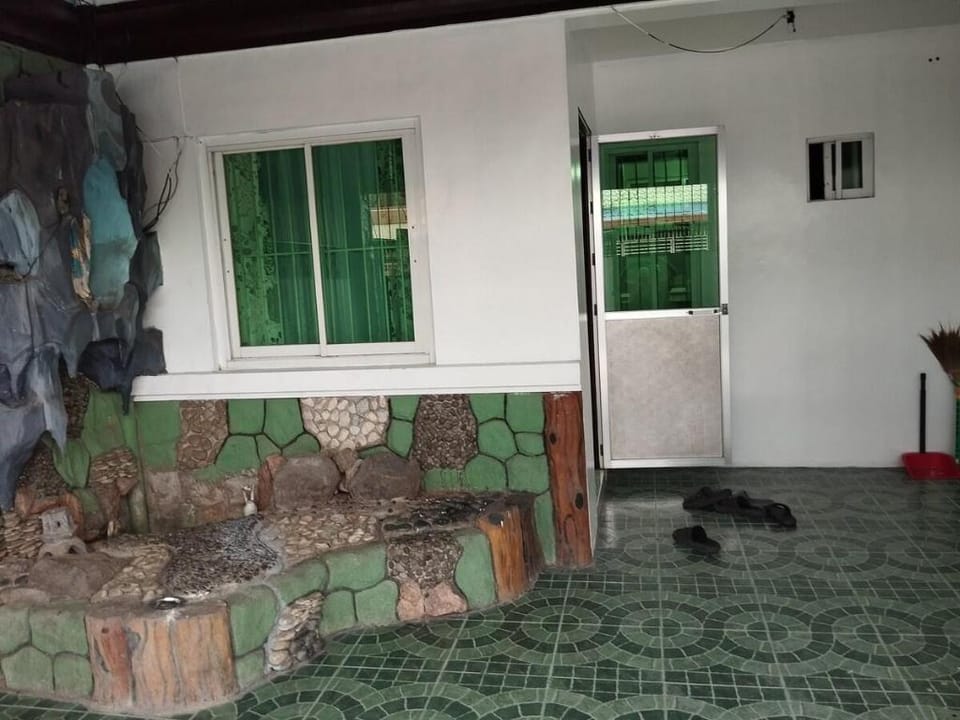 White House Lipa Vacation rental in Calabarzon