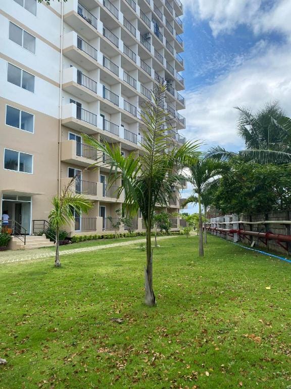 Seaview Serenity with Sunrise at Saekyung Village1 Apartment in Lapu-Lapu City