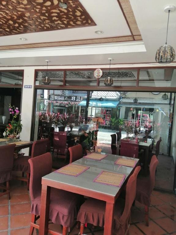 Relaxing at Jomtien Beach, Free WiFi & Utilities Vacation rental in Pattaya City