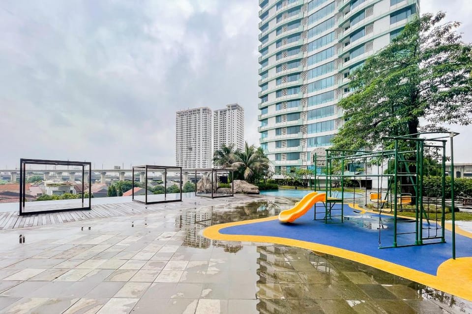 RedLiving Apartemen Grand Kamala Lagoon - Rooms 911 Tower Barclay South with Netflix Hotel in West Java