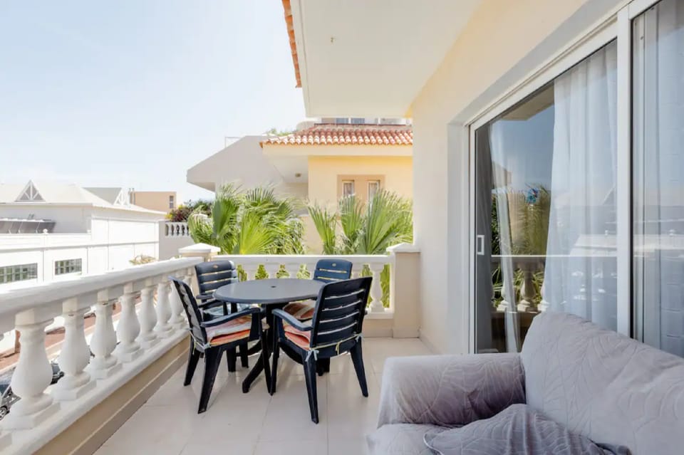 Golf Park Sunny Cozy Apartment near Ocean with double terraces in Golf del Sur Apartment in Abona
