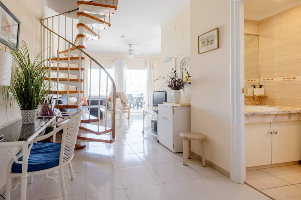 Golf Park Sunny Cozy Apartment near Ocean with double terraces in Golf del Sur Apartment in Abona