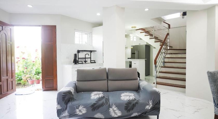 Luxurious Place Cozy  WI-FI near SM Studio Suite Apartment in Calabarzon