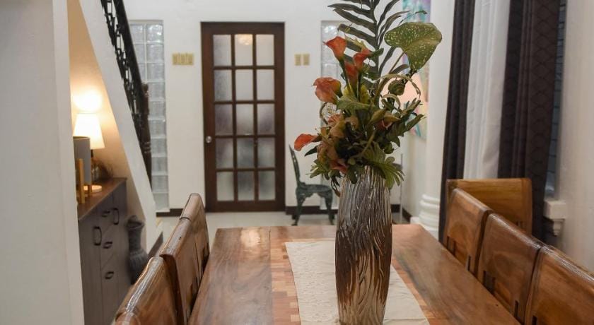 Whitehaus BnB Vacation rental in Central Visayas
