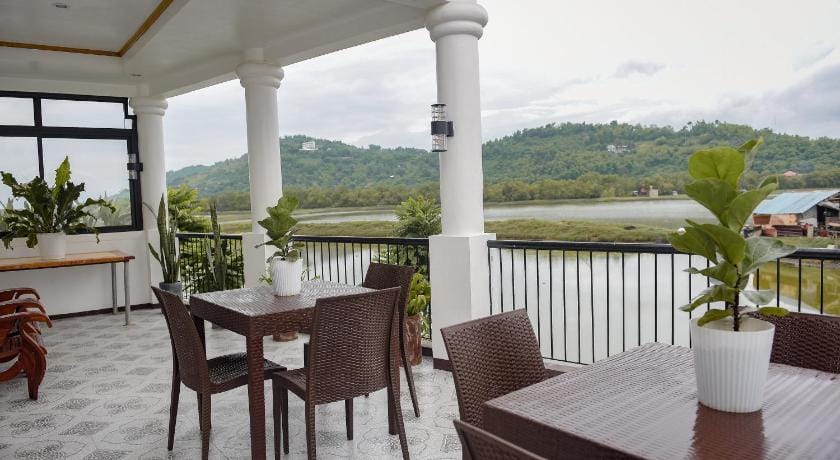 Whitehaus BnB Vacation rental in Central Visayas