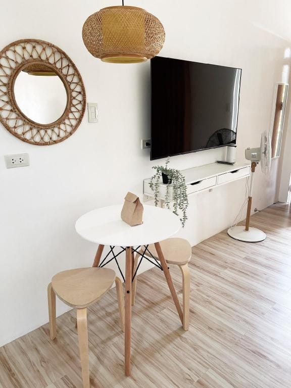 E Elbi Hygge House Near UPLB Apartment in Calabarzon