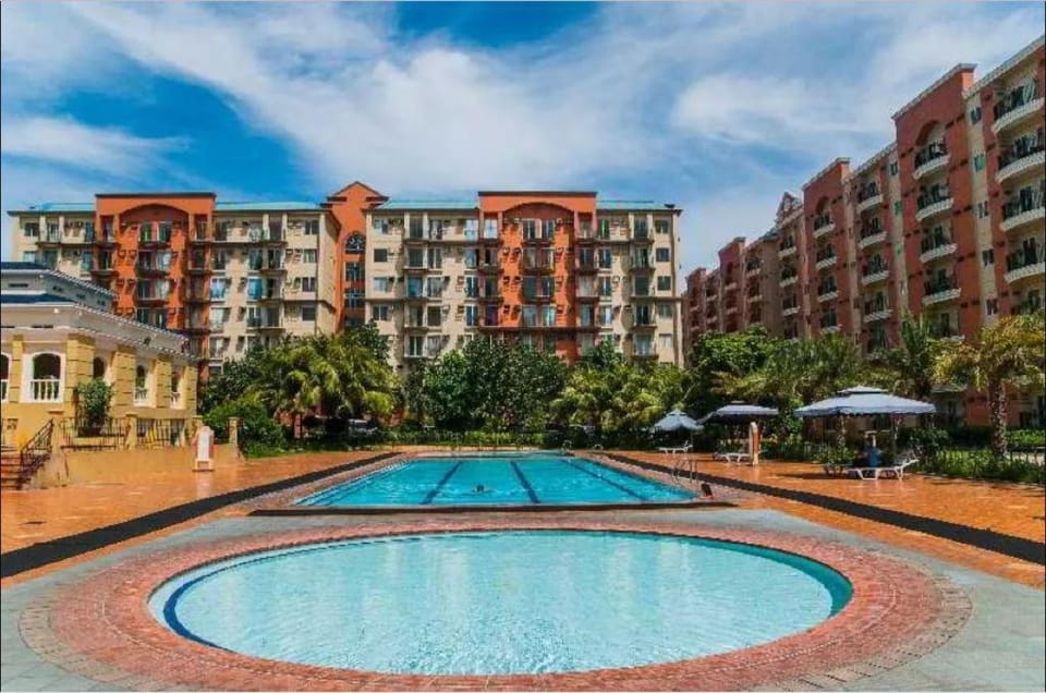 Luxe Condo Suite 1BR  nr SM Bicutan/NAIA w/parking Apartment in Pasay