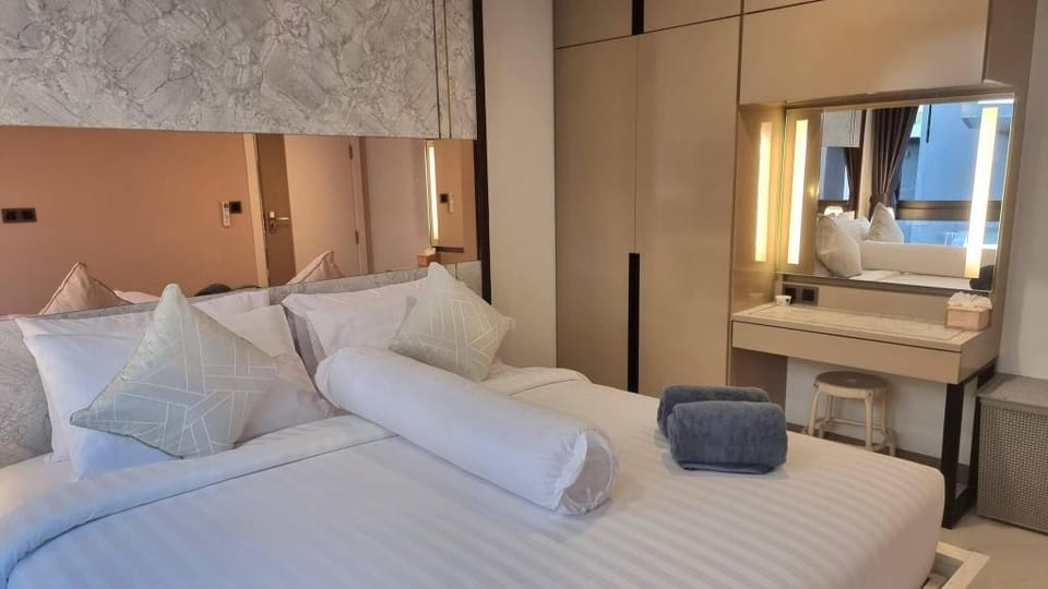 B504-partial Seaview Top Floor 1br  Ao Nang Beach Apartment in Krabi Changwat