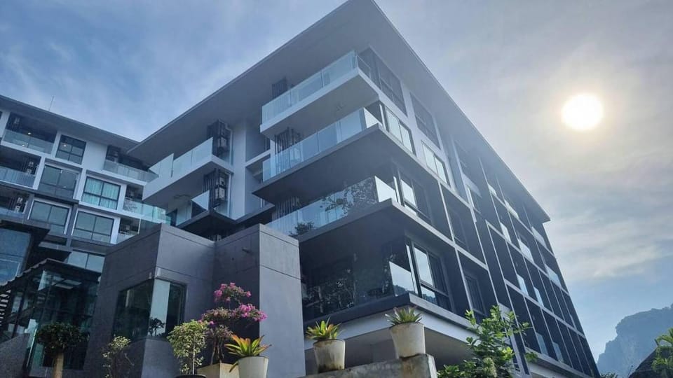 B504-partial Seaview Top Floor 1br  Ao Nang Beach Apartment in Krabi Changwat