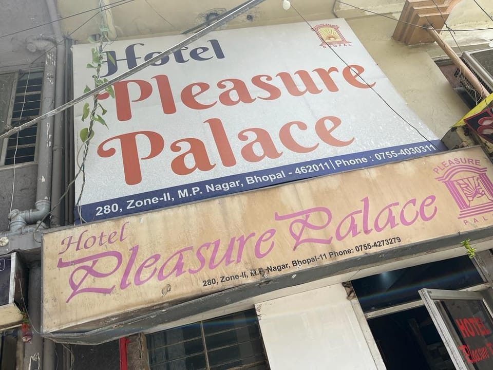 Hotel pleasure palace,Bhopal Hotel in India
