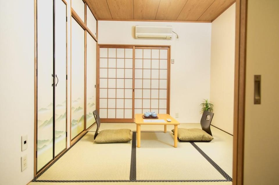 Direct to Namba Warm family House 4ppl Near Donki Vacation rental in Osaka