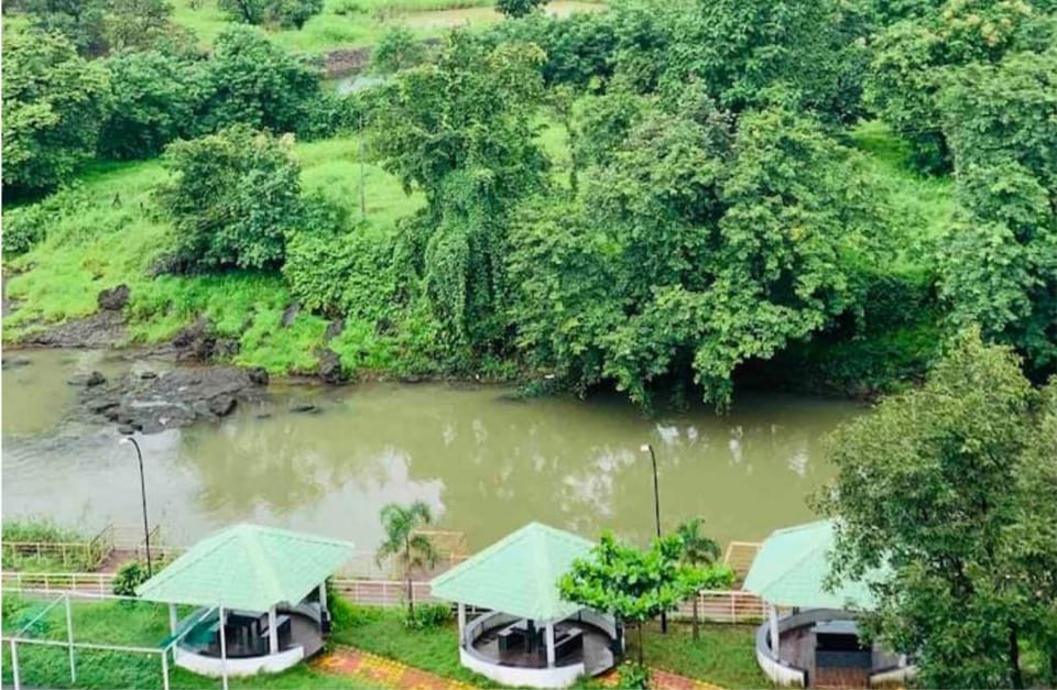 Ivy Pali Studio Rooms, 12 Kms From  Imagicaa Pali Apartment in Maharashtra