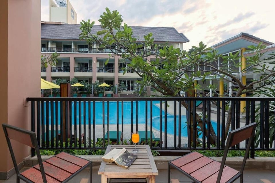 Authong Residence Hotel in Pattaya City
