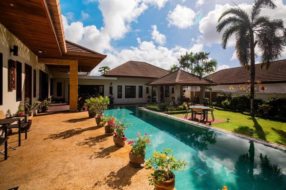 Spacious pool villa with garden and staff Vacation rental in Rawai