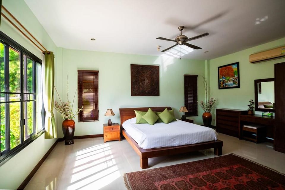 Spacious pool villa with garden and staff Vacation rental in Rawai