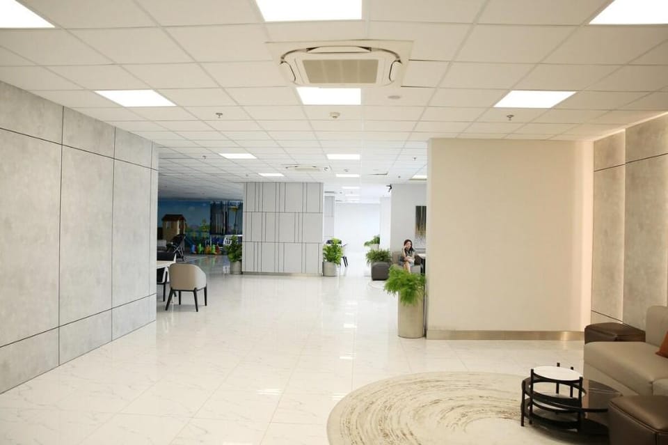 Stylish 2br Condo in District 7 w Outdoor pool Apartment in Ho Chi Minh City