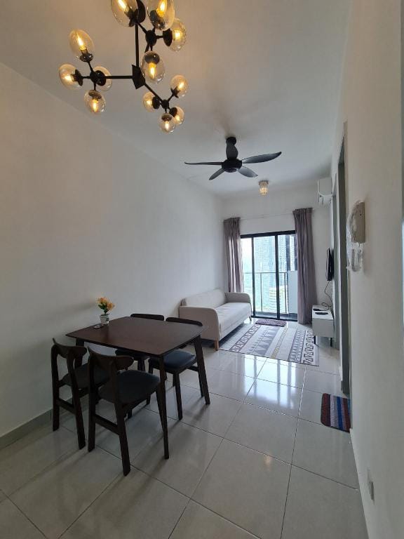 TRS-M Suite 6 @Menjalara. 5 min from DesaPark City Apartment in Petaling Jaya
