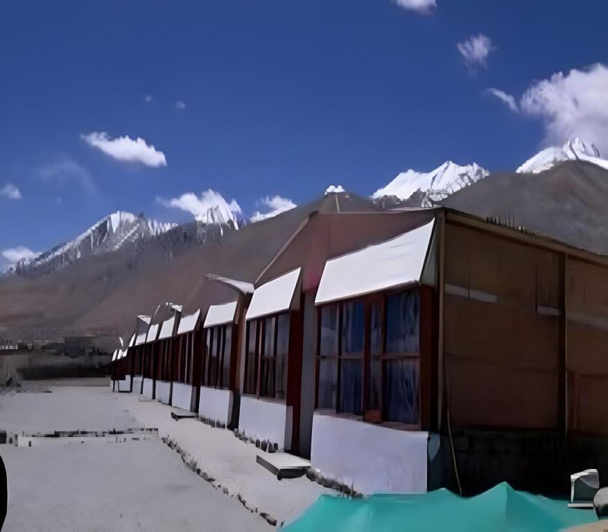 Pangong Holiday Cottage Hotel in India