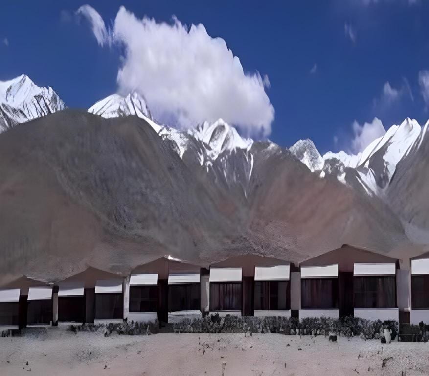 Pangong Holiday Cottage Hotel in India
