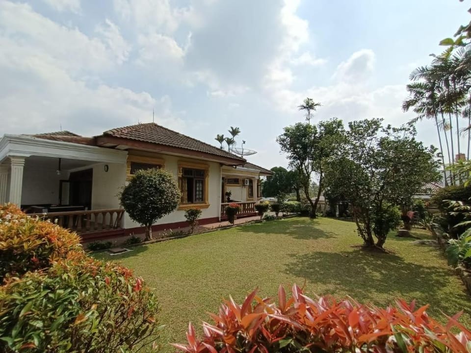 villa romi new  Villa in Cisarua