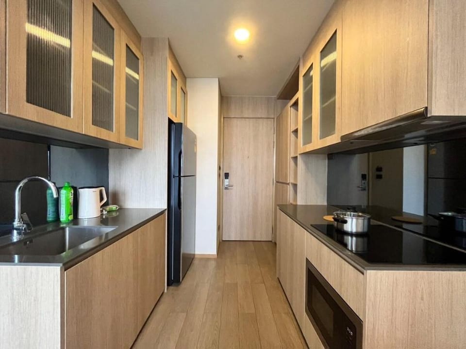 素坤逸/Ekkamai/BTS/Gateway商场/顶层无边泳池/健身房220 Apartment in Bangkok