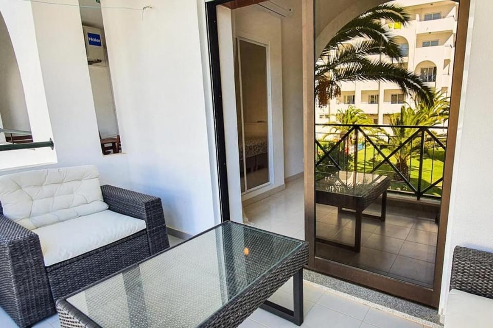 Be my Guest Flat with pool acess Apartment in Porches