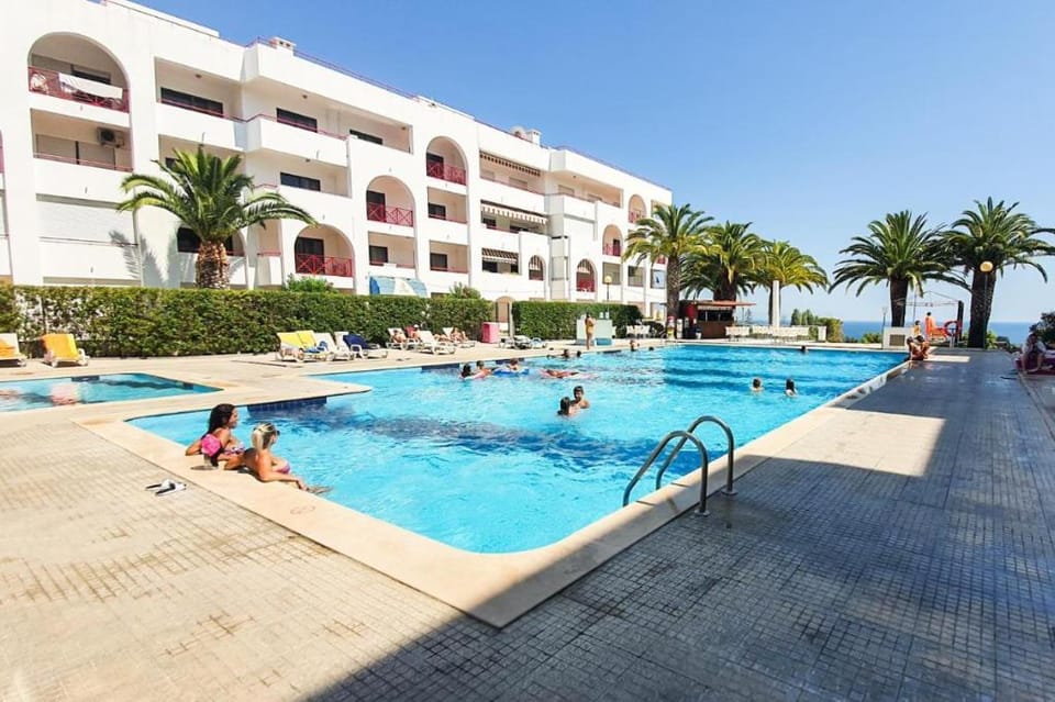 Be my Guest Flat with pool acess Apartment in Porches