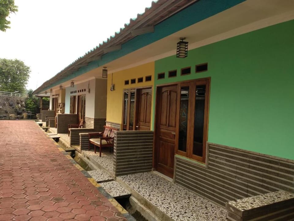 Home Stay An nur Apartment in West Java