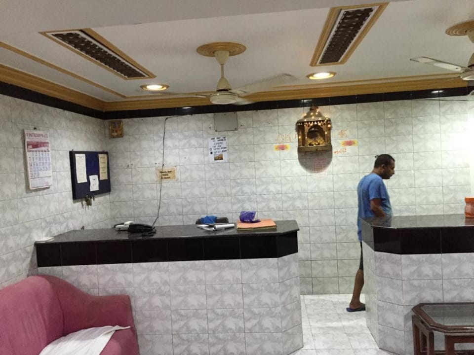 Goroomgo Shanti Guest House Near Kashi Vishwanath Temple Varanasi Hotel in Varanasi