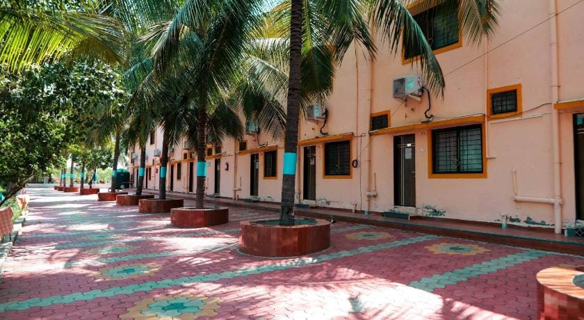 ISKCON PANDHARPUR, Chandrabhaga Guest House Hotel in Karnataka