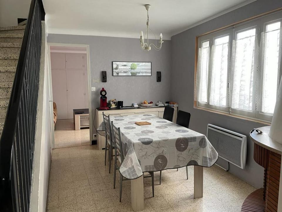 House in the historic center of Groux - Ideal spa treatments Vacation rental in Gréoux-les-Bains