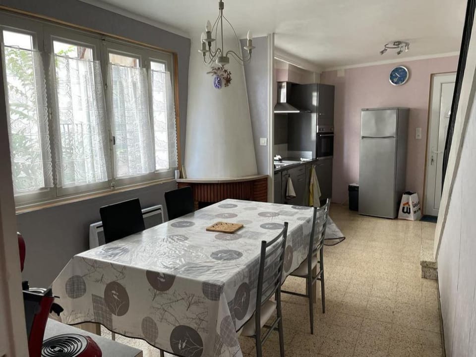 House in the historic center of Groux - Ideal spa treatments Vacation rental in Gréoux-les-Bains