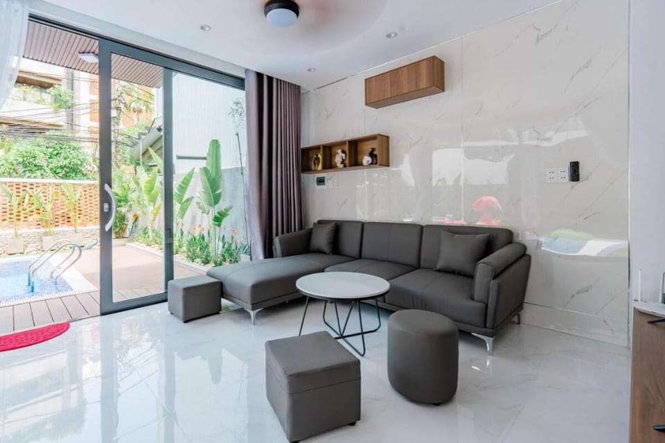 Amy’s Luxury Villa 10 Bedrooms - My Khe Beach Villa in Da Nang
