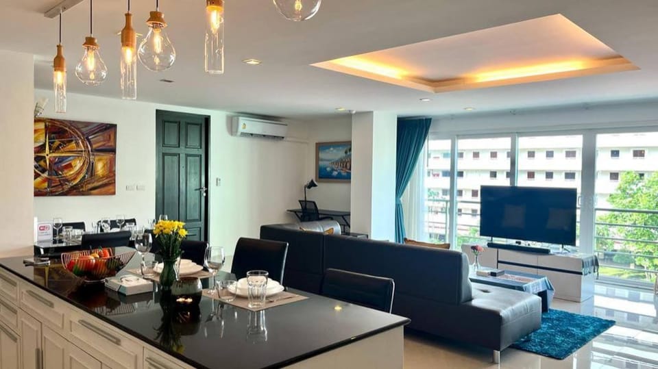 618-Penthouse 3 Bedrooms Walking To Patong Beach Apartment in Patong