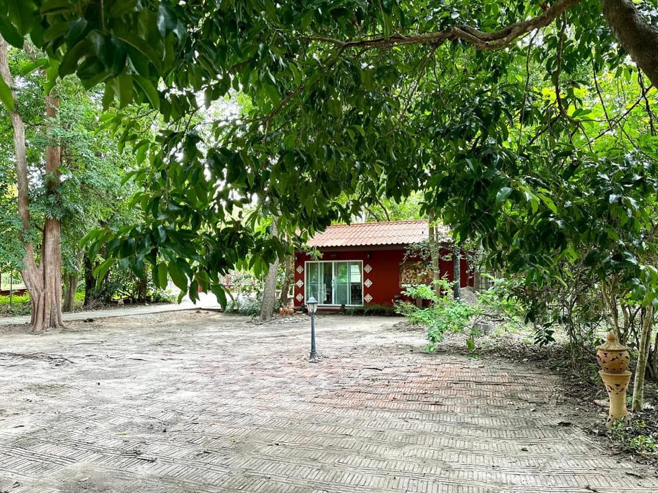 Narai - Homestay in Thapthan Hotel in Thailand