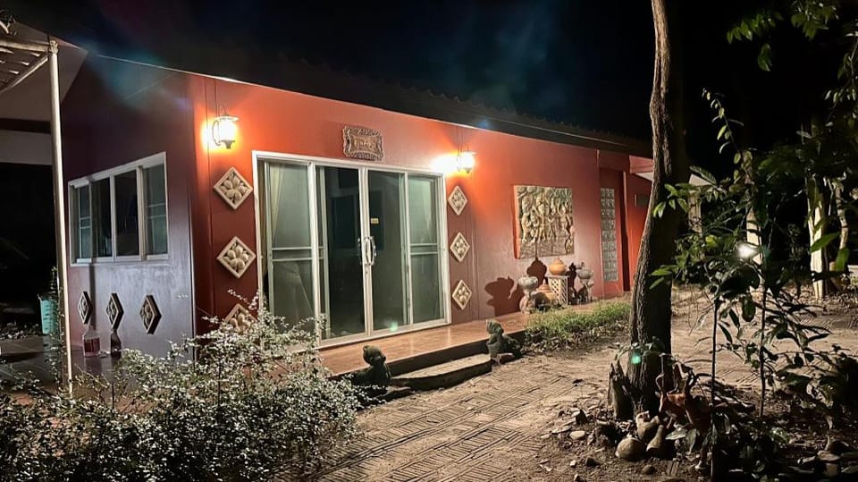 Narai - Homestay in Thapthan Hotel in Thailand