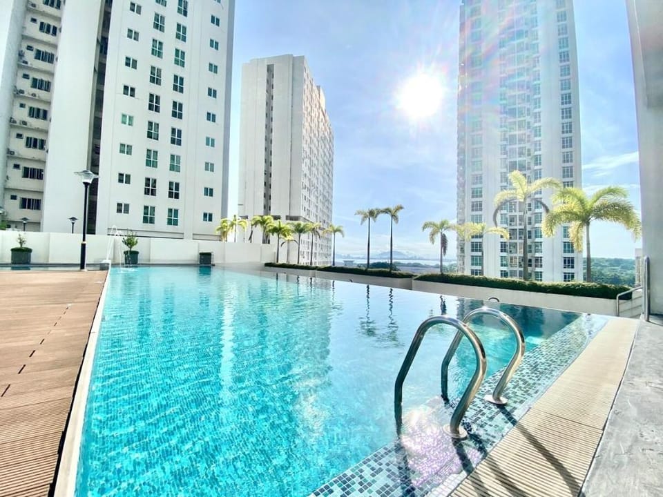 Cozy & Peaceful Seaview 2 BR Suite by Happy Living Vacation rental in George Town