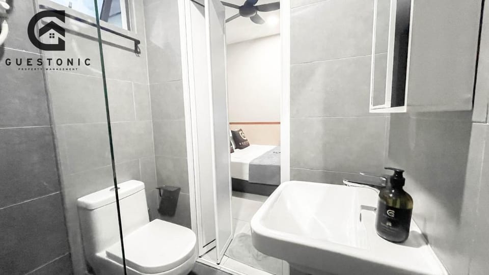 NeuSuite Cozy Studio by GUESTONIC Bed and Breakfast in Federal Territory of Kuala Lumpur