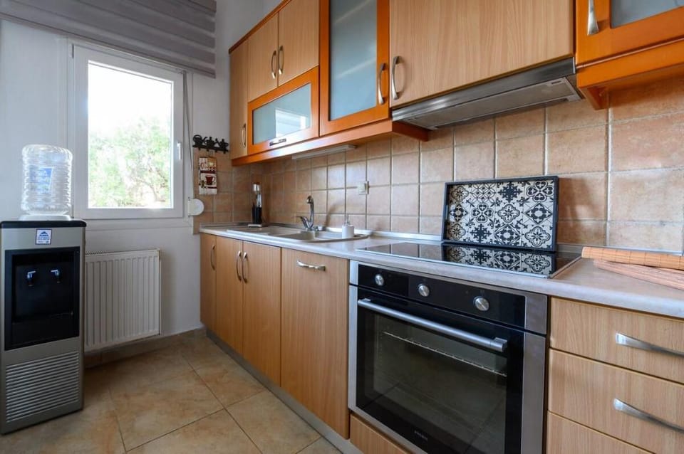 Kastri Treehouse- Sea View Family Living Apartment in Halkidiki