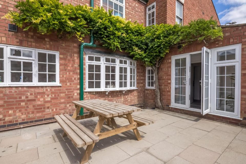 46 Radcliffe Street Apartment in Aylesbury Vale